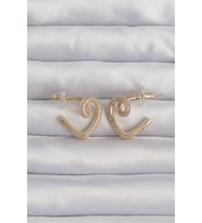 Northcity Pirinç Gold Zirkon Taşlı Kıvrımlı Yarım Kalp Küpe 5886 - Şık ve Modern