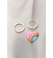 Gökkuşağı Detaylı Pembe Kalp Model Taşlı Çelik Küpe (Çok Renkli)