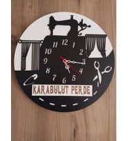 PERDECİ YE ÖZEL İSİMLİ DUVAR SAATİ MRCHEDİYESEPETİ
