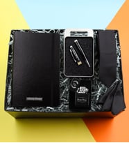 Kişiye Özel Siyah Defter & 32 gb Usb Siyah Kalem & Siyah Zippo Tarzı Çakmak & Siyah Kravat Hediye Seti