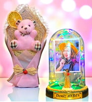 Sizlere Özel İsimli Fotoğraflı Renkli Led Işıklı Fanus ve Pembe Peluş Ayıcık Buketi (Model 5)