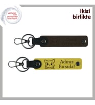 Beraber Aldığınız İlk Kediye Anı, Kişisel İsim Yazılabilir Deri Anahtarlık Takımı, Koyu Kahve-Sarı (Çok Renkli)