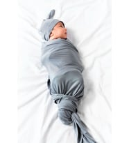Organik Bambu Battaniye– 115x115 cm, Kundak, Emzirme ve Rahatlatma İçin Mük