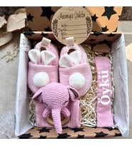 İsme Özel Bebek Hediye Seti – Pembe Tavşan Patik & Amigurumi Fil Diş Kaşıyıcı 🎀🍼 (Pudra Pembe)