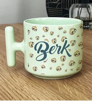 Kişiye Özel Tembel Hayvan Sloth Desenli Hediye Pastel T Kupa İsimli İsim Yazılı (Yeşil)