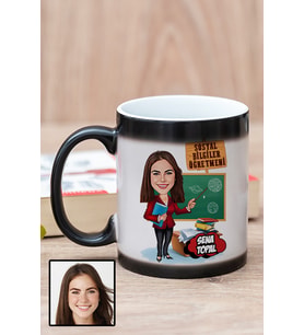 Kadın Sosyal Bilgiler Öğretmenine Hediye Karikatürlü Sihirli Kupa Bardak