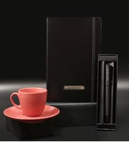 Kişiye Özel Siyah Termo Defter& Mat Siyah Roller Kalem& Koyu Pembe Tekli Fincan Hediye Seti