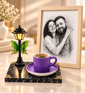 Kişiye Özel Karakalem Fotoğraflı Sokak Lambalı Seramik Mor Kahve Fincanı Büyük Ahşap Çerçeveli