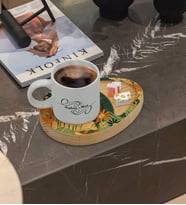 BK Gift Kişiye Özel Çiçekler Tasarımlı Doğal Ahşap Tabaklı Türk Kahvesi Fincanı Sunum Seti Model 7