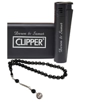 Hediyezin İsme Özel Siyah Clipper Marka Pürmüz Alevli Metal Çakmak & Tesbih Hediye Seti