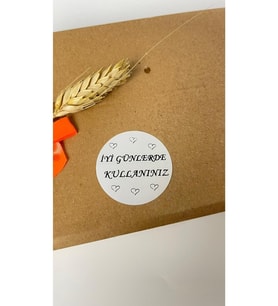 İyi Günlerde Kullanınız Kalpli Siyah Yazılı Yuvarlak Yapışkanlı Etiket 5x5 cm 100 adet