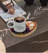 BK Gift Kişiye Özel Modern Art Tasarımlı Doğal Ahşap Tabaklı Türk Kahvesi Fincanı Sunum Seti Model 20