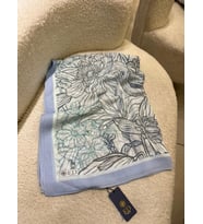 04 Ed Scarf Çiçek Dalgası Desenli Şal