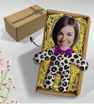 BK Gift Hediye Kutusunda Kişiye Özel Fotoğraflı Eğlenceli Surat Bebek Yastık-17, Arkadaşa Hediye, Sevgiliye Hediye, Doğum Günü Hediyesi