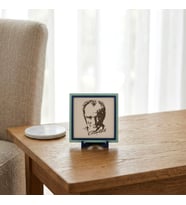 Atatürk Portreli Premium Masaüstü Aksesuarı, Modern Yaşam Alanlarına Estetik Katan Dekoratif 10x10cm