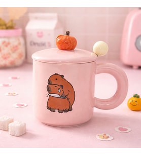 Sevimli Kapibara Desenli Kapaklı Kupa – Kawaii Tasarım Seramik Bardak Dekoratif Hediye Kupa