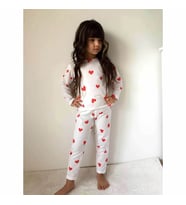 Kız Çocuk Kalp Figürlü Beyaz Pijama Takımı