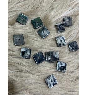 14 ADET 2X2 CM DELİKLİ PLASTİK TAKI BONCUĞU