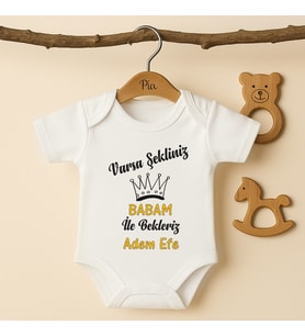 Pia Baby B49 %100 Pamuk Varsa Şekliniz Babam İle Bekleriz Yazılı İsme Özel Tasarlanabilir Bebek Body (Ekru)