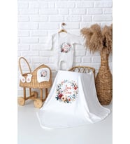Pia Baby Premium  %100 Pamuk İsme Özel Kız Bebek Battaniye Tulum Hastane Çıkışı Hediye Seti 5067-05 (Ekru)