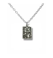 Steel Skull Satan Rectangular Şeytan Kurukafa Figürlü Unisex Metal Kolye – 60 cm Zincir (Gümüş)