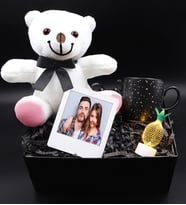 Beyaz Peluş Ayı & Yıldızlı Kupa & Mini Ananas Led Lamba & Beyaz İnstagram Çerçeve Hediye Seti
