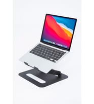Dayanıklı ve ergonomik, tüm modellerle uyumlu, ayarlanabilir laptop standı