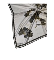 Mısırlı Eşarpları Cocoon Twill ( Tivil ) Yaprak Desenli Eşarp (Beyaz - Gold)