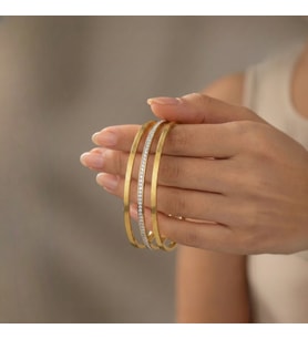 Lorivelle Gold Renk 3'lü Set Ajda Çelik Bilezik - Zirkon Taşlı ve Grek Desenli Kararmaz Kombin (6 cm çapında)
