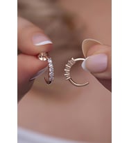925 Ayar Gümüş Zirkon 5 Taşlı 12 Mm Yarım Tur  Küpe