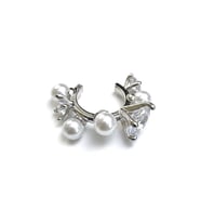 Earcuff Sıkıştırmalı Pirinç Kıkırdak Küpe İncili Taşlı Gümüş Renk