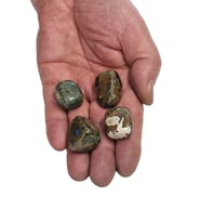 Riyolit Doğal Taş 50 Gram Tamburlu Parçalar 105-4