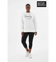 Kadın Büyük Beden El Yazılı Brooklyn Baskılı  Bisiklet Yaka İnce Sweatshirt SPR26BSWK956-6 (Ekru)