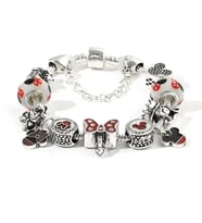 Pandora Tarz , Disney Minnie Mause  Temalı Charmlı Bİleklik, Ahşap Kutu içerisinde