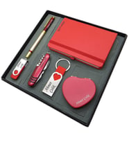 Signator® Gratia  Kişiye Özel Set - 32 Gb. Usb Bellek + Not defteri  + Çok Fonksiyonlu Çakı + Roller Kalem + Kalpli Anahtarlık ve Kalpli El Aynası  İsme Özel Hediyelik Set (Karışık)