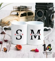 Stüdyo 14 Kişiye Özel Kalp Kulplu Sevgili Kupası Baş Harf ve İsim Tasarımlı - Mug ( Sevgiliye Hediye)