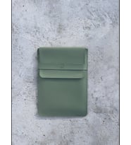 Kişiye Özel İsimli Laptop Kılıfı MacBook Pro Air  13’ 14’ 15' inç Notebook Vegan Suni Deri Çanta (Yeşil)