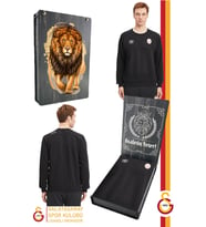 Galatasaray Orijinal Lisanslı Sıfır Yaka Siyah Sweat Gs Aslan Baskılı Hediyelik Ahşap Kutulu