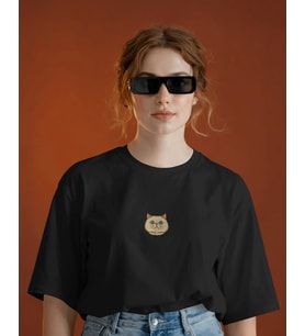 Uzun Tüylü Kedi Baskılı Kadın Oversize Tişört – Minimal Fluffy Cat Tasarım