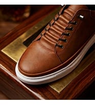 Beyaz Tabanlı Retro Sneaker