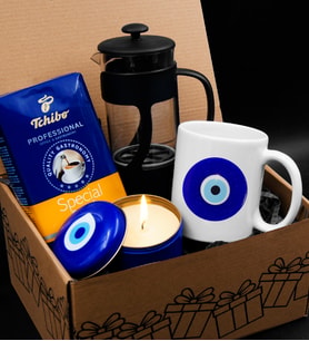 Nazar Boncuğu Temalı Kupa & Nazar Boncuğu Temalı Mum & 250 Gram Tchibo Filtre Kahve & French Press Hediye Seti