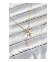 Mey İthalat® Pirinç Gold Renk Zirkon Taşlı Minimal Sallantılı Kutup Yıldızı Model Kadın Kolye