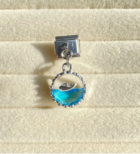 Sallantılı Charm Kadın