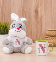 Kişiye Özel Baş Harfli Üzeri İsim Yazılı Peluş Tavşan ve Yeşil Kupa