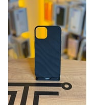 iPhone 13 Uyumlu Kaymaz Tırtıklı Dokulu Mat Kılıf (Siyah)
