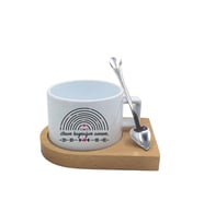 Anneler Günü Temalı Ahşap Altlıklı Seramik Fincan HK2644 (Beyaz)