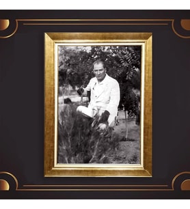 Altın Varaklı Çerçeveli Paspartulu Atatürk Tablo DC0580 (Gold)