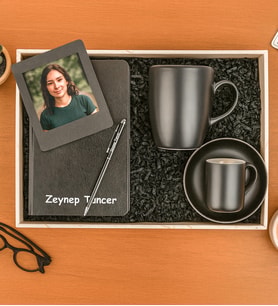 Kişiye Özel Fotoğraflı Çerçeve,Defter,Kalem,Kahve Fincanı Ve Fincan Hediye Seti (Siyah)