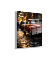 Temperli Cam Tablo Işıklı Sokak ve Kırmızı Araba Fotoğrafı