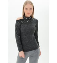 9100936 Yumoş Tek Omuzu Açık İncili Bluz SIYAH (Siyah)